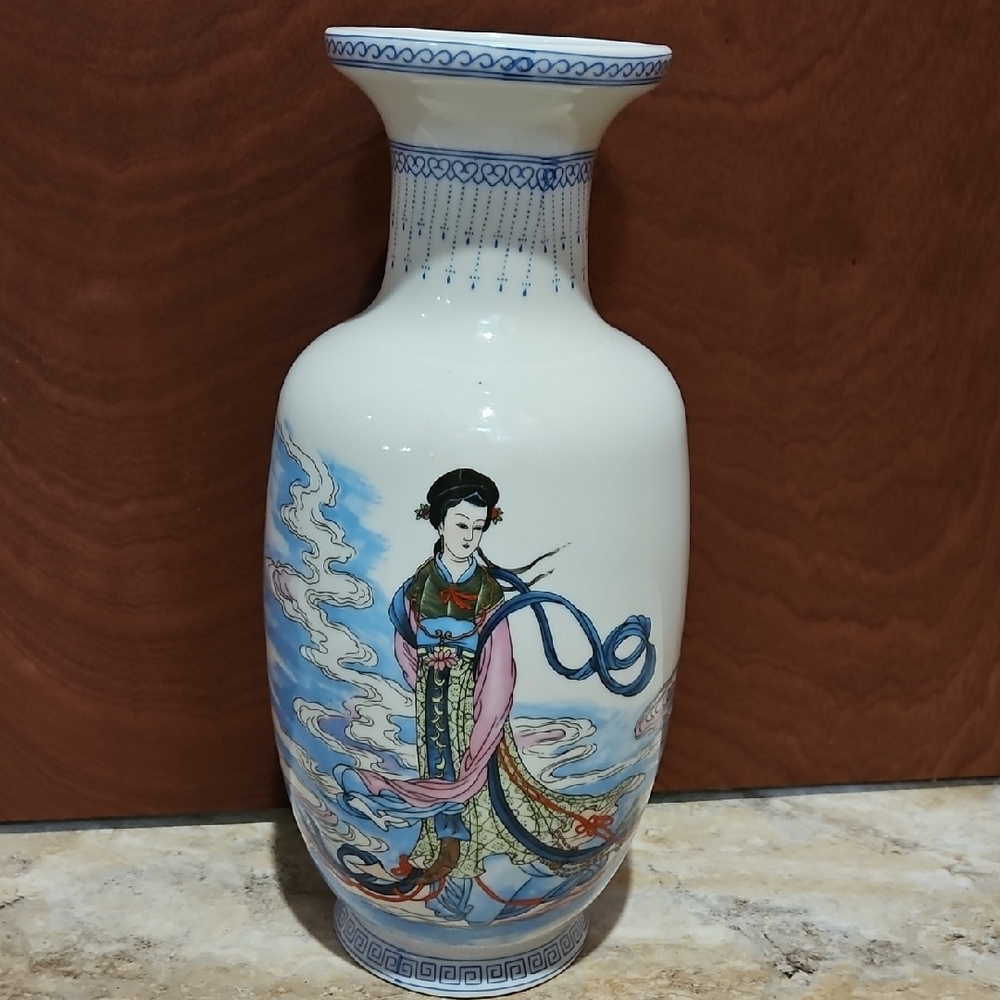 Elegant Ceramic Vase with Asian Motif